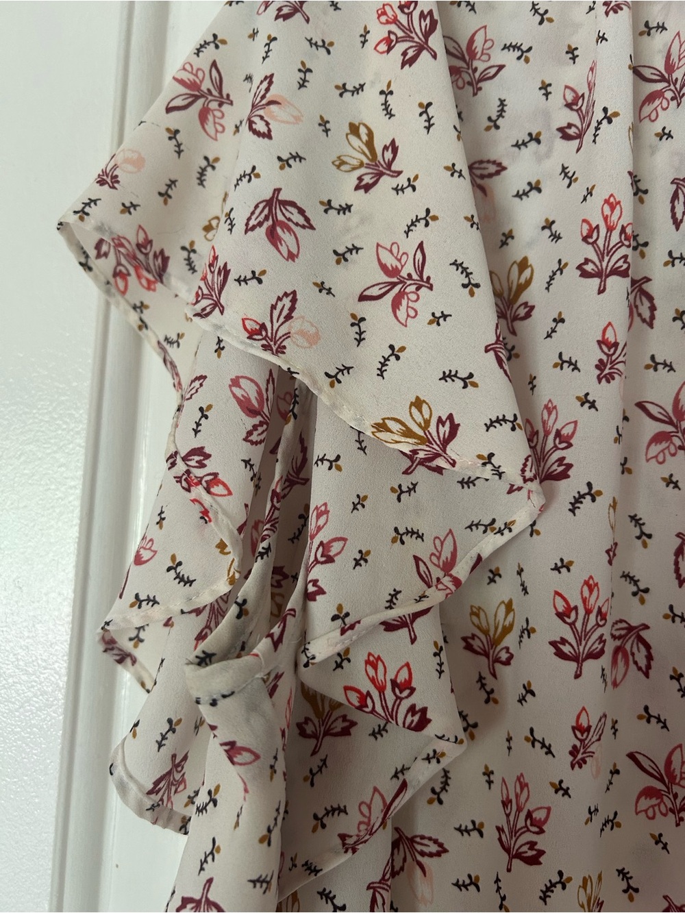 LOFT Cream Floral Ruffle Sleeve V-Neck Blouse - Picture 3 of 10